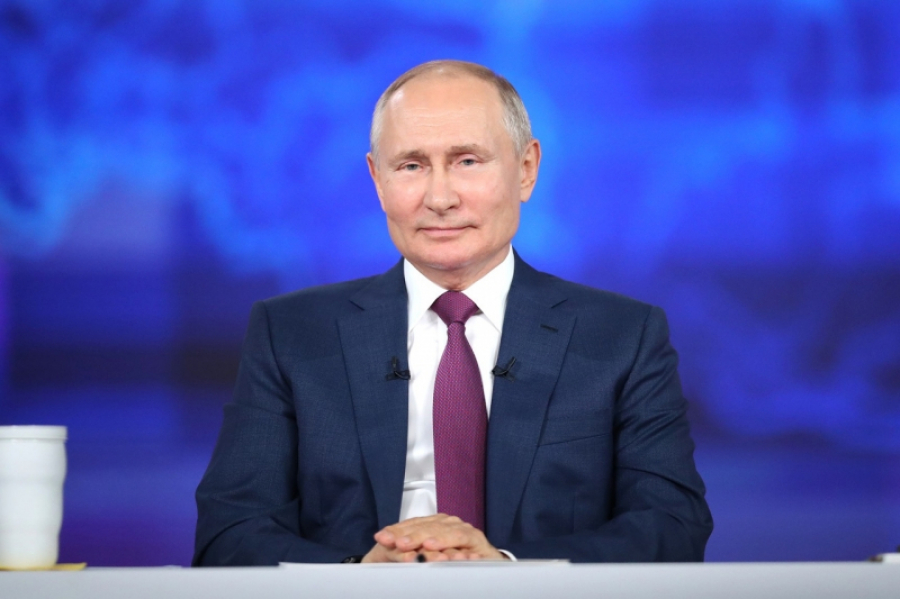 Привет от России: Путин преподнес Трампу неожиданный &laquo;сюрприз&raquo;, приняв важного гостя в Кремле