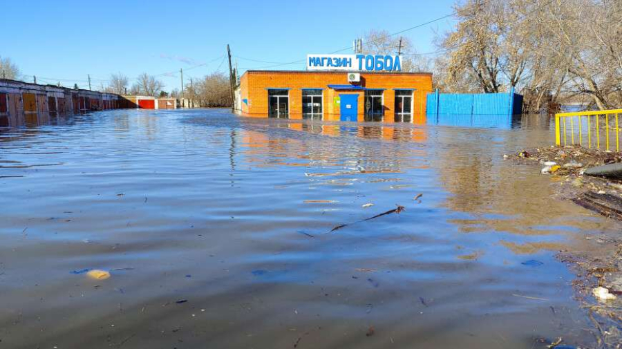 Вода в Тоболе в приграничном с Казахстаном Кургане поднялась почти до одного метра