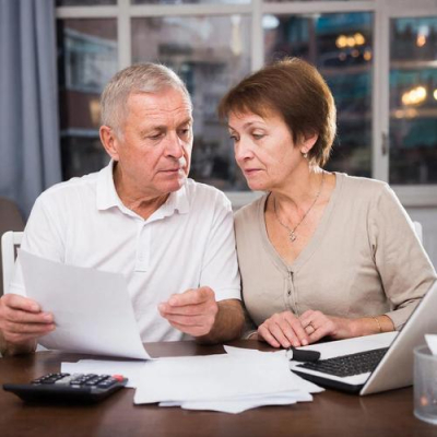 &laquo;Помогли так помогли&raquo;: чиновники сократили срок назначения доплаты к пенсии... на целых один день