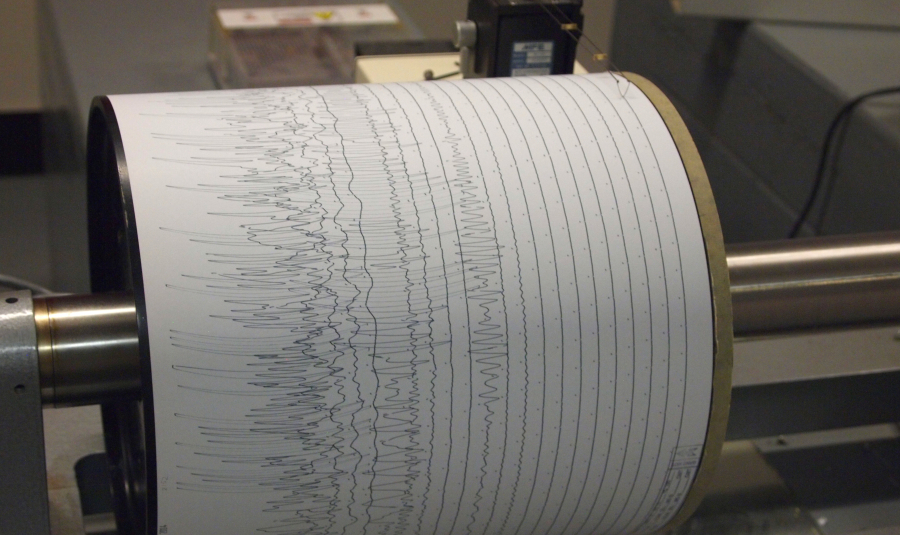 Абдрахматов: при землетрясении безопаснее находиться у колонн в центре здания