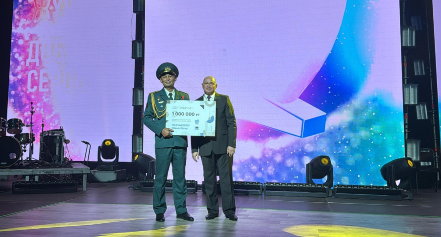 Награда за отвагу: ефрейтор получил миллион тенге от &laquo;Казцинка&raquo;