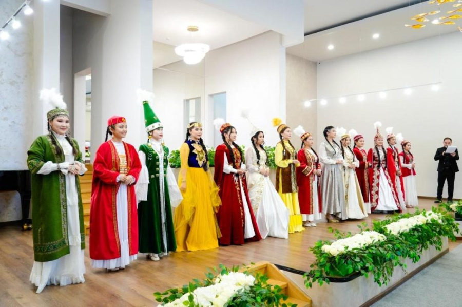 Красота, ум и талант: в столице прошел этнографический конкурс