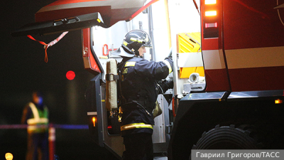 Женщина погибла в результате падения наледи с крыши в Москве