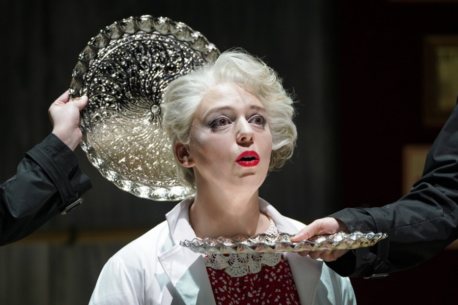 Стилист Скороходова перечислила тренды весны 2026 года