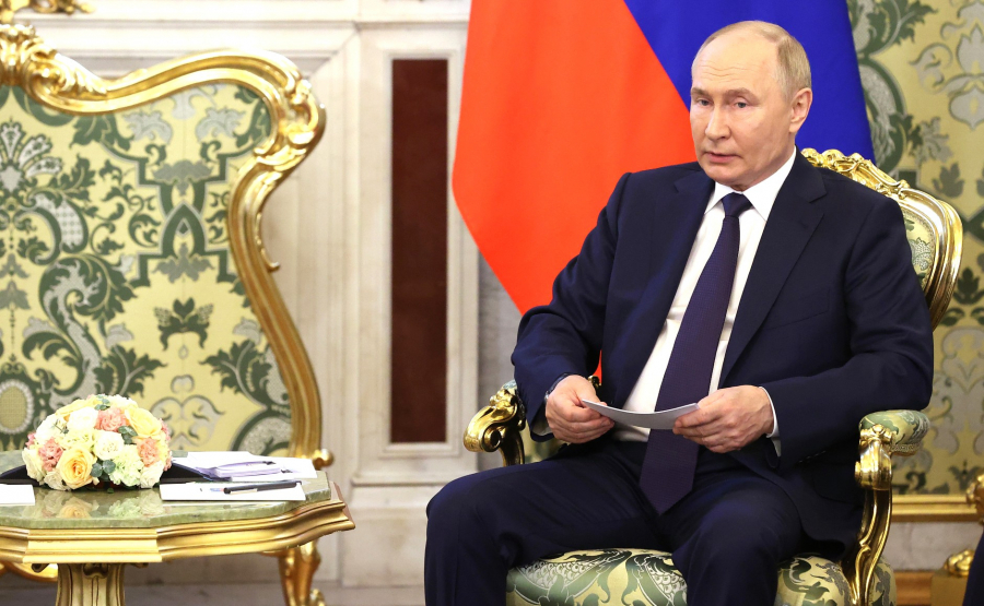 Путин с лидерами ЕАЭС осмотрел выставку достижений сообщества в ИИ в Астане