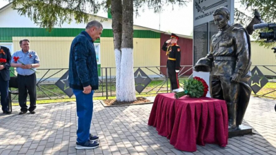 Минниханов почтил память воинов, павших в годы Великой отечественной войны 08/05/2026 &ndash;