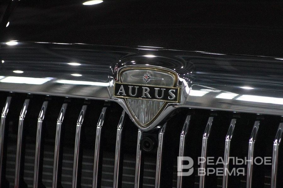 Король Малайзии заинтересовался покупкой татарстанских Aurus после визита в Россию