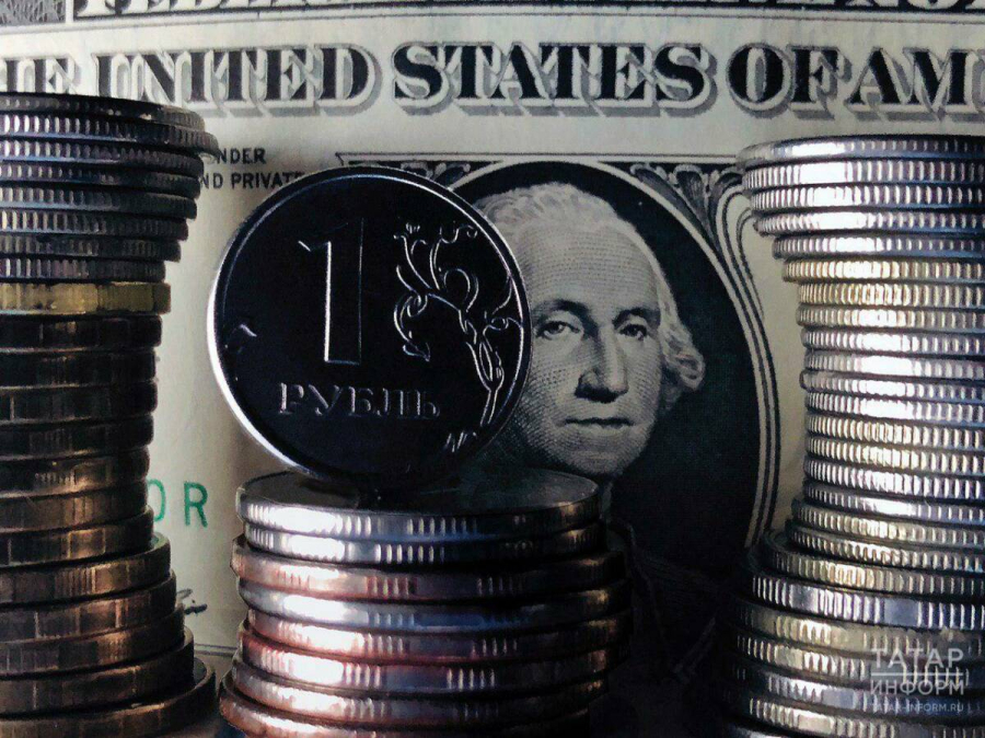 Экономист о падении курса доллара: &laquo;Рубль продолжает жить своей жизнью&raquo;