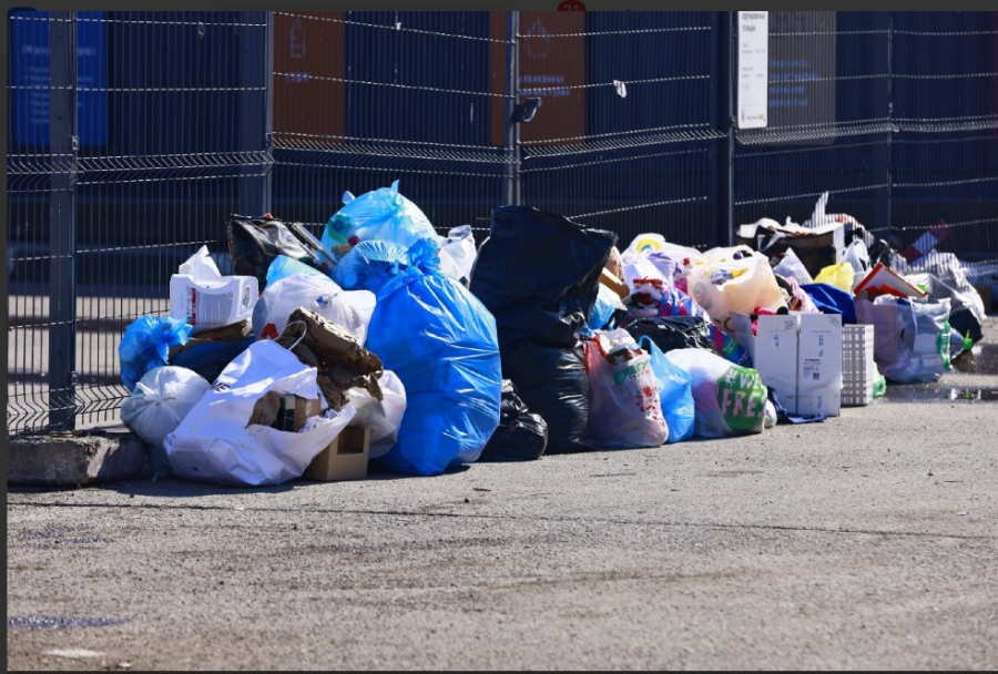 Минниханов поручил особо контролировать уборку мусора и территорий