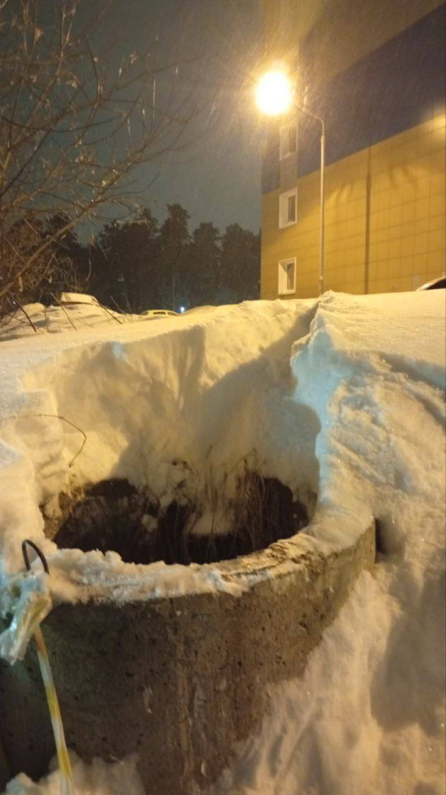 Ребенок упал в открытый люк в Казани &mdash; организована проверка