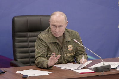 Путин закрыл вопрос о мирном договоре с Японией, ВСУ лишились топливной базы в Одессе: главное за сутки