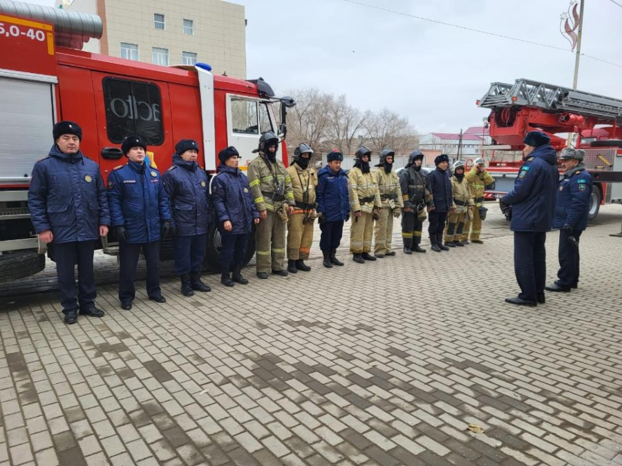 Действия при возникновении ЧС: В крупном ТЦ проведено пожарно-тактическое учение