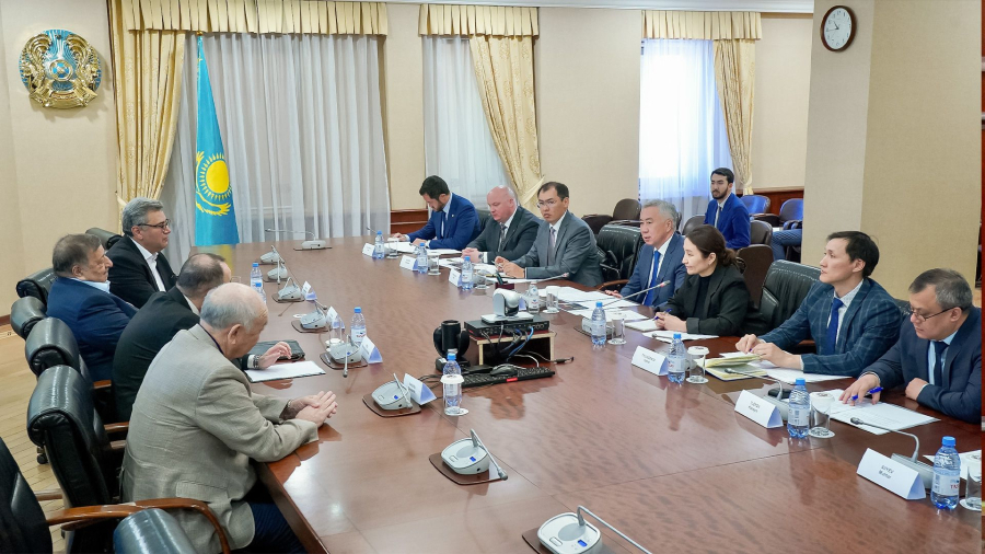 Иранская компания предлагает Казахстану построить терминал в порту Бендер-Аббас