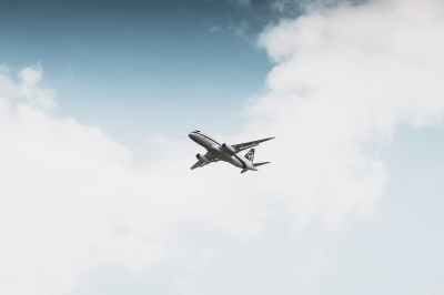 На Мальте мужчина пролетел в отсеке для ручной клади, чтобы сэкономить