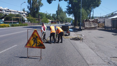 &quot;Плавающие&quot; канализационные люки появились в Алматы