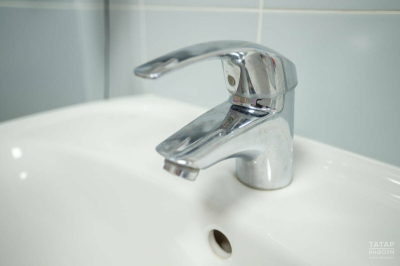 В ряде домов Приволжского района отключили водоснабжение из-за аварии на Дубравной