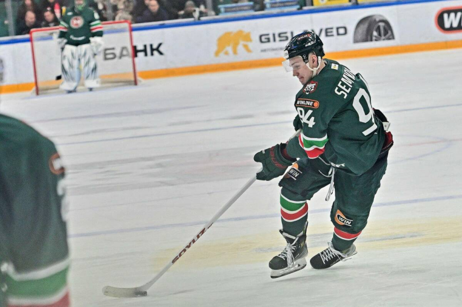 Четыре очка Кирилла Семенова обеспечили &laquo;Ак Барсу&raquo; победу над &laquo;Адмиралом&raquo;