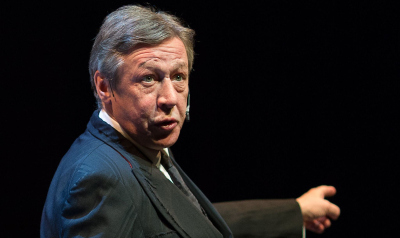 Газета.Ru: показы нового спектакля с Ефремовым проходят при полупустых залах