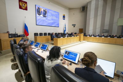 Почет за милосердие: Тюменская гордума наградила лидеров волонтерского движения