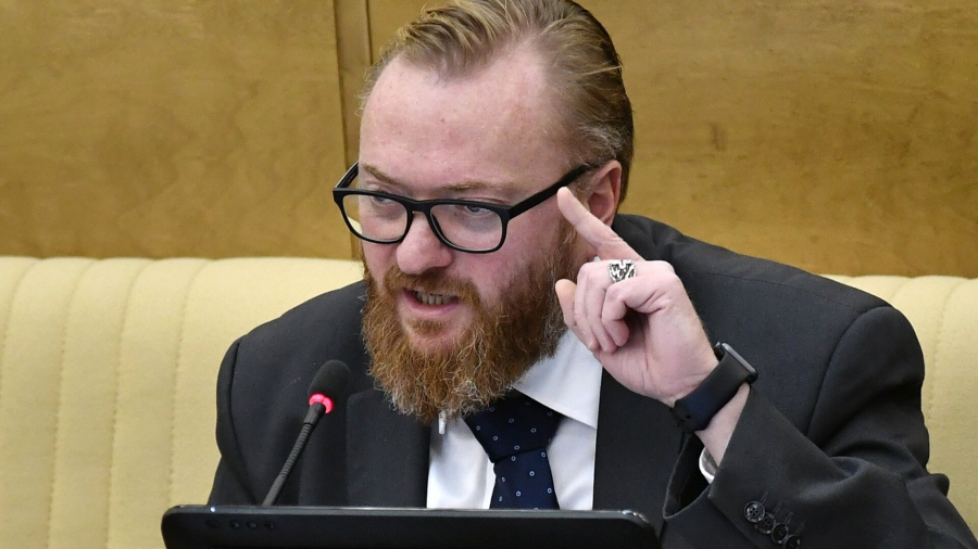 Милонов хочет заставить звезд мирового шоу-бизнеса петь на русском