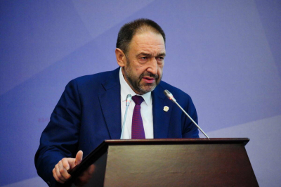 Премьер-министр Татарстана Алексей Песошин поздравил ученых с Днем российской науки