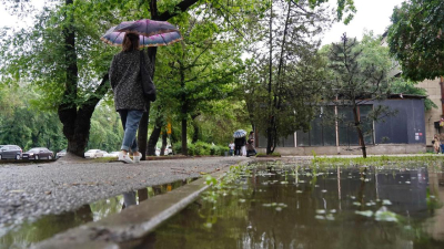 Проливные дожди, снег и грозы: непогода ожидается в Казахстане в ближайшие три дня