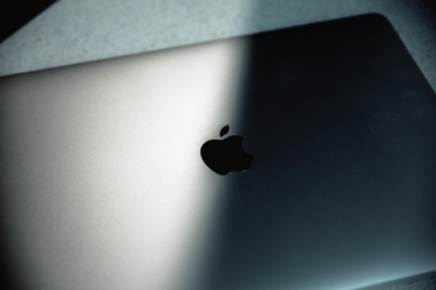 Дешевый MacBook от Apple оказался собран на чипах от iPhone с дефектом