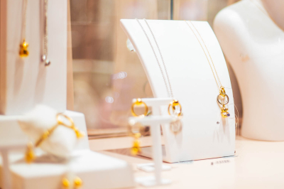 США осенью поставили в Россию ювелирные украшения впервые с февраля 2022 года