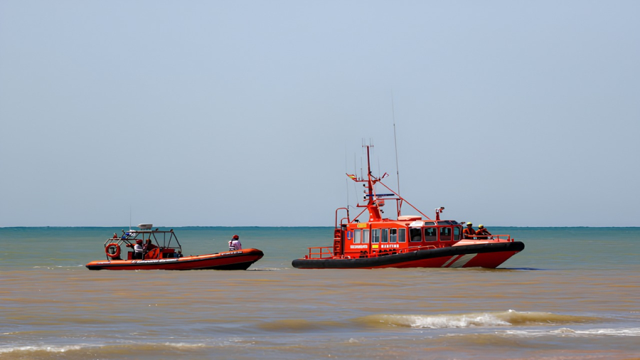 Мужчина пытался доплыть из Марокко в Испанию на резиновом круге