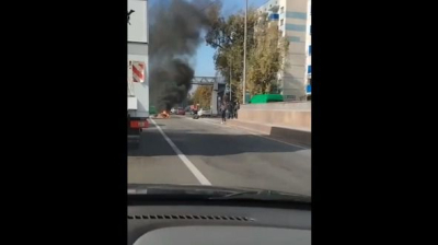 В Алматы сгорел мопед на дороге