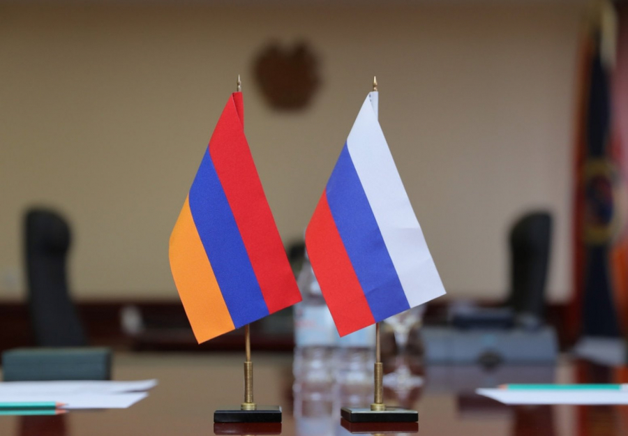 Песков заявил о юридической обязанности Еревана следовать курсу на европейскую интеграцию