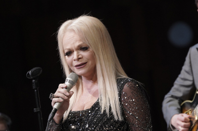 Директор Долиной Пудовкин пообещал, что певица вернется в Россию из Дубая