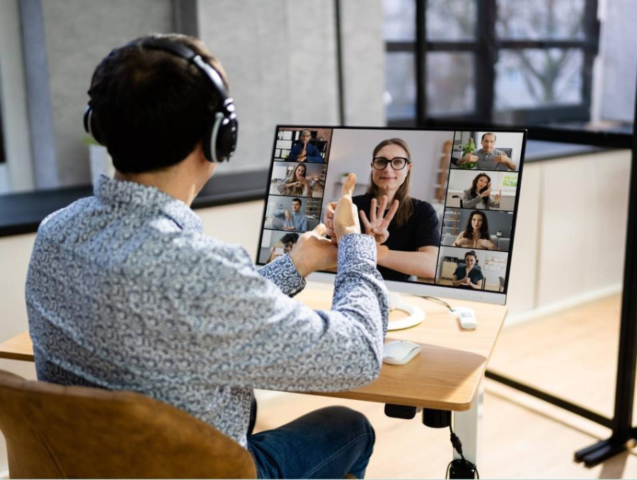 Казахстан обеспечит доступ к жестовому переводу даже при медпротивопоказаниях