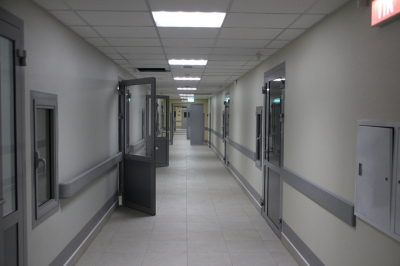 &laquo;Приняла удар на себя&raquo; &ndash; Беляев навестил уборщицу лицея, раненную школьником