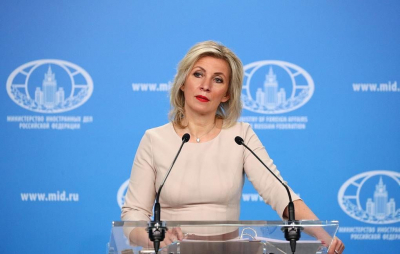 Захарова со слезами на глазах показала фото погибших детей из Старобельска
