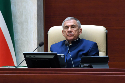 &laquo;Татарстанская земля славится героями&raquo;: Минниханов поздравил с Днем защитника Отечества