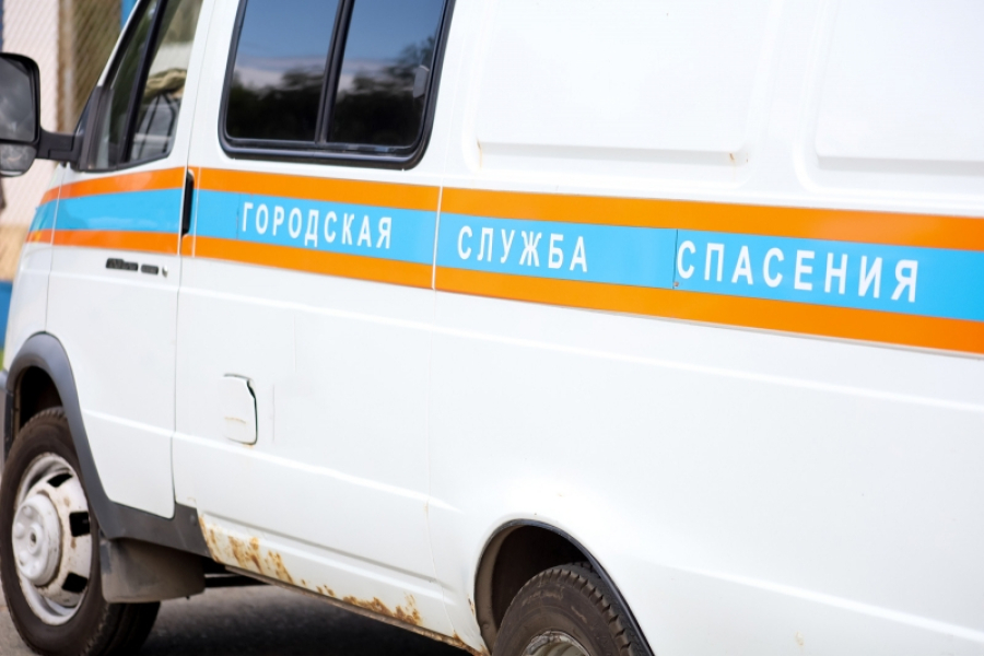 На реке Обь в Новосибирске утонула маленькая девочка, катаясь на плюшке: что известно к этому часу