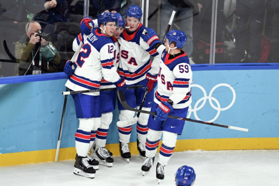 Американские хоккеисты стали олимпийскими чемпионами