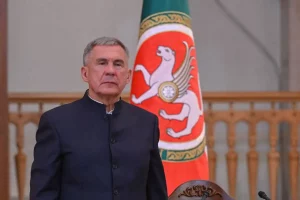Рустам Минниханов начал послание Госсовету РТ со слов благодарности татарстанцам за стойкость и единство