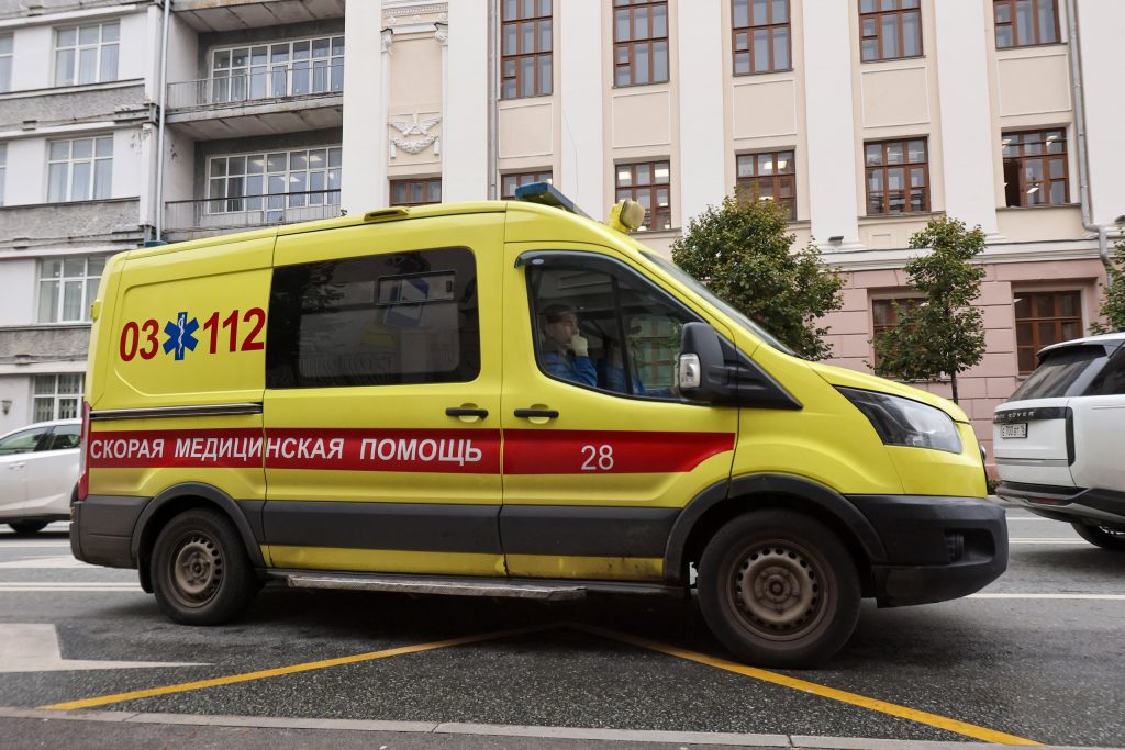 Подросток напал на двух детей с ножом в Новосибирске