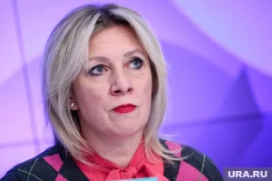 Захарова сравнила русофобский угар главы МИД Британии с «Алисой в стране чудес». Видео