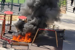 Дети оказались причастны к пожару на игровой площадке с ущербом почти 5 млн теңге в Актау
