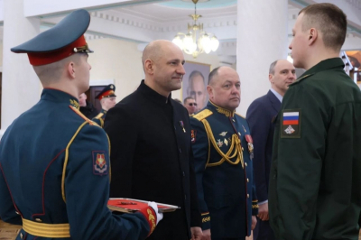 Артем Жога вручил госнаграды бойцам группировки «Центр»: «Одна из самых боеспособных»