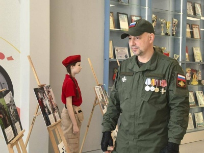 «Мой папа – герой»: в Высокогорском районе открылась фотовыставка о семьях участников СВО