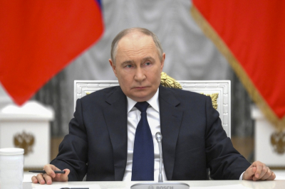 Путин наградил многодетных родителей из Челябинской области
