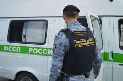 Судебные приставы буду приходить к алиментщикам по ночам