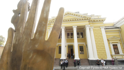 ФСБ и МВД накрыли подпольный узел связи мошенников в Москве