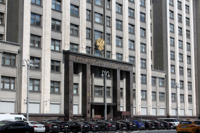Спикер ЗСНО Евгений Люлин назвал важной победой принятие Госдумой законопроекта о лицензировании торговли сигаретами и вейпами