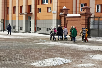11-летняя петербурженка вернулась в школу после двух недель в плену у «зосимовцев»