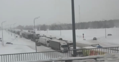 В Казани образовалась огромная пробка на М7 из-за аварии с фурами 01/02/2026 – Новости